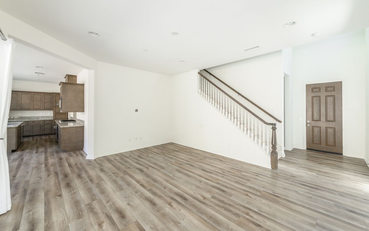 Building Photo - 48 Castellana