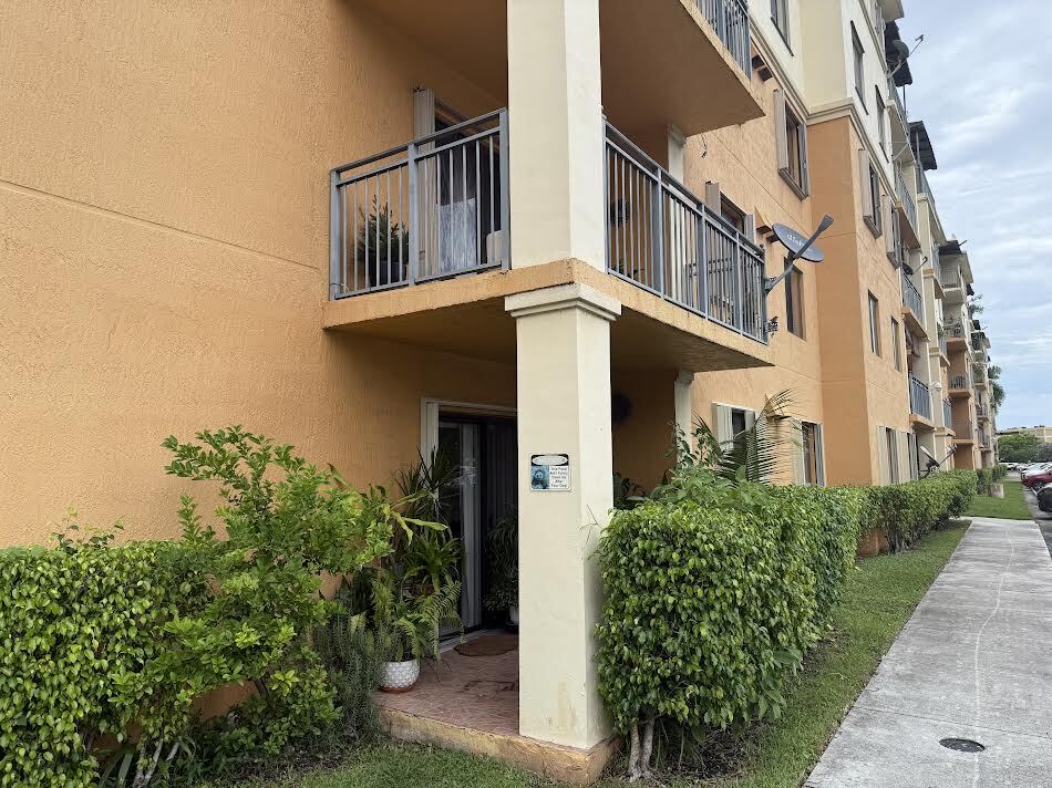 Back - 9340 Fontainebleau Blvd