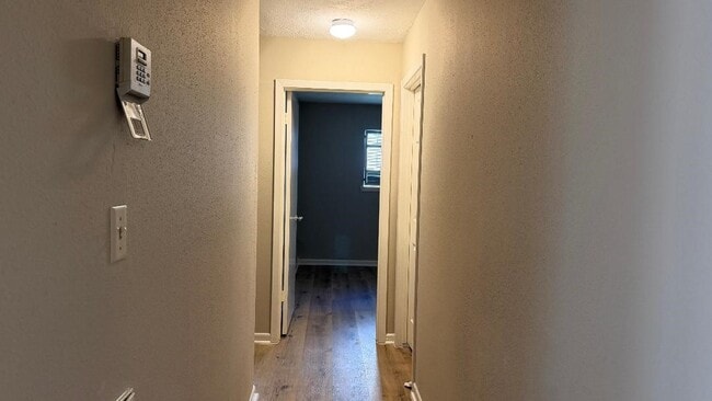 Building Photo - 2218 Woodland Park Dr