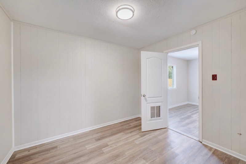 Building Photo - 200 Woodmont Dr