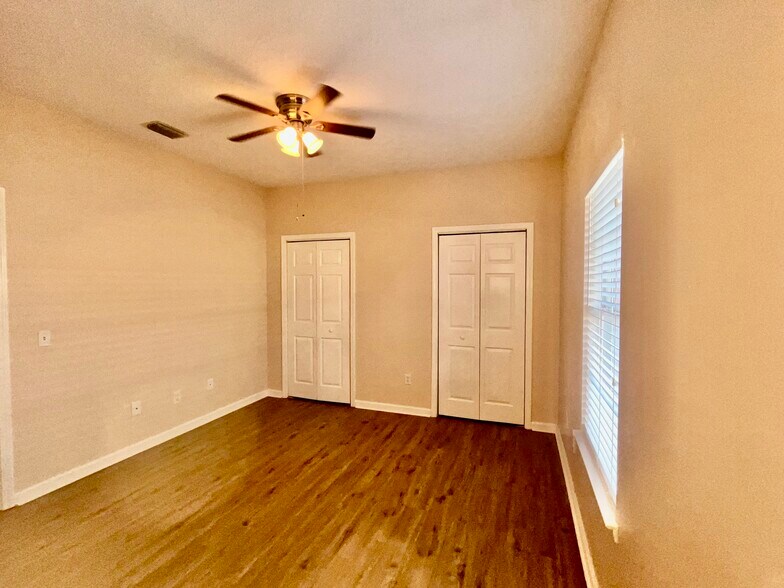 Building Photo - 6214 E Azalea Ave