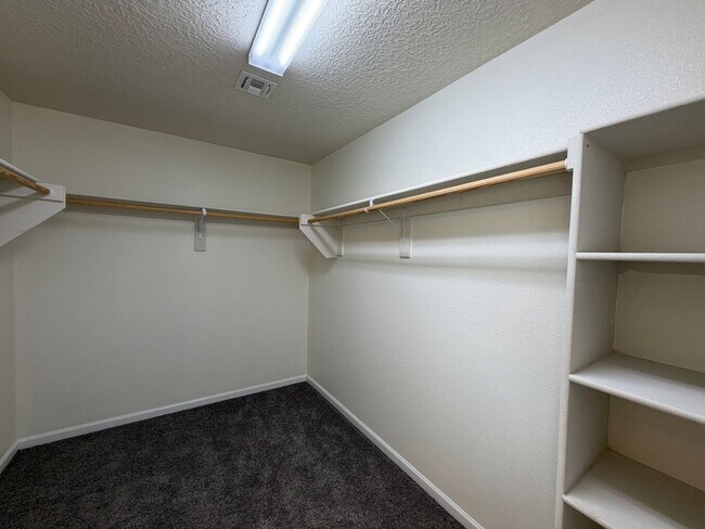 Building Photo - 4 Bedroom + Office Home Available Near Loma Colorado Blvd NE & Broadmoor Blvd NE in Rio Rancho!