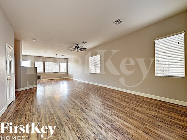 Building Photo - 13702 W Tara Ln