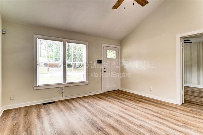 Building Photo - 210 Bryan St