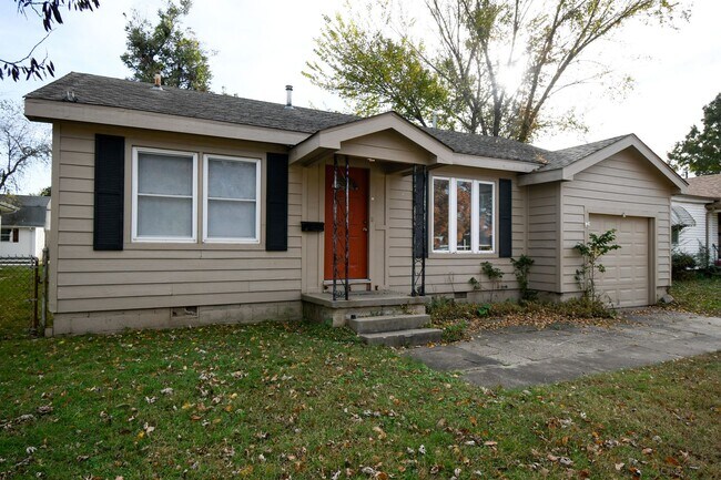 Primary Photo - Beautifully Updated Brookside Home Near Riverside!