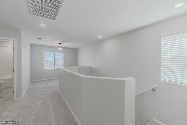 Building Photo - 5945 Lindenberry Walk St