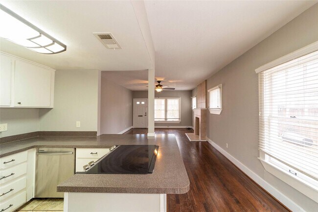 Building Photo - Rosedale Duplex