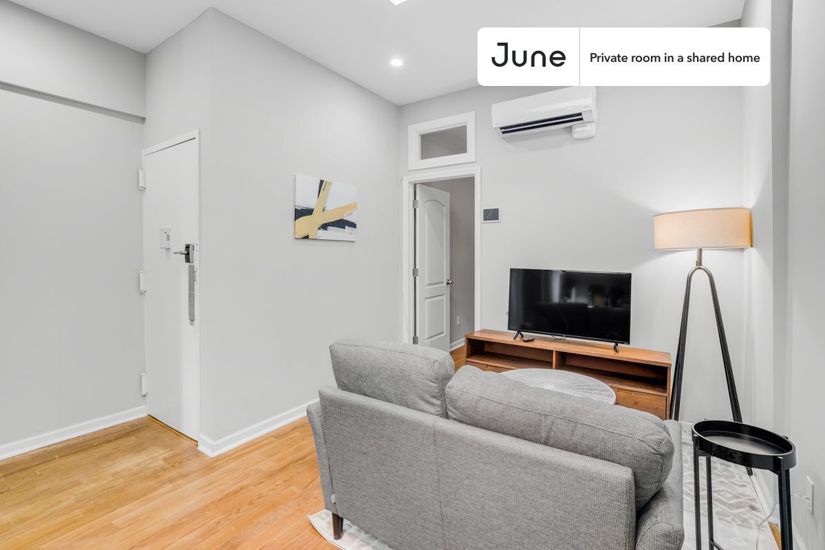 Building Photo - Room in Shared 3 bed/1 bath home in Upper East Side