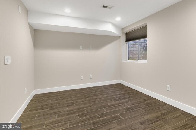 Building Photo - 1250 N 25th St