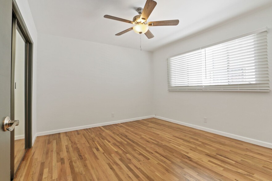 Building Photo - 917 5th St