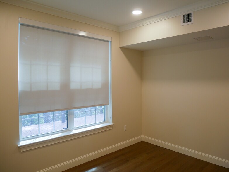 Building Photo - 39 Herrick Rd