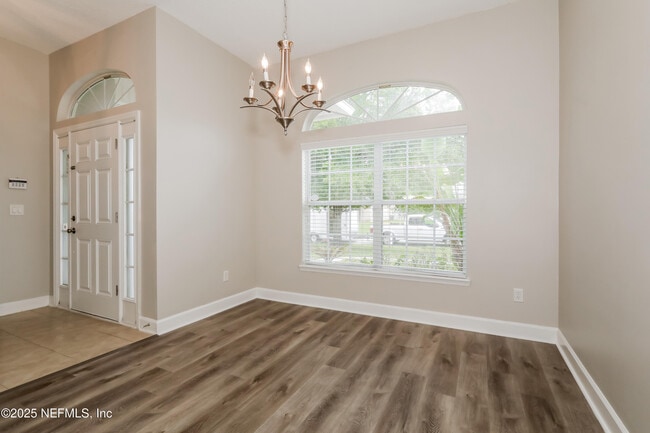 Building Photo - 125 Linda Lake Ln