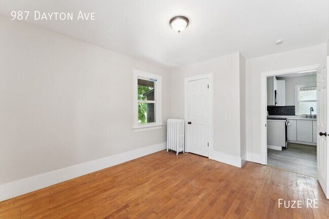 Building Photo - 987 Dayton Ave