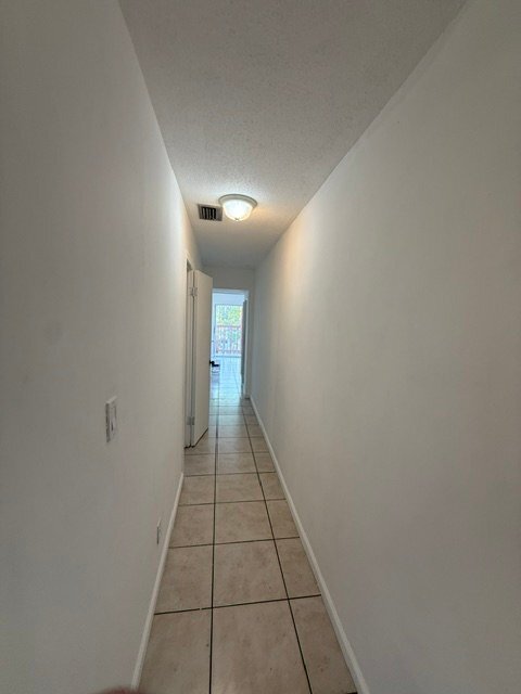 Building Photo - 1020 N 18th Ct