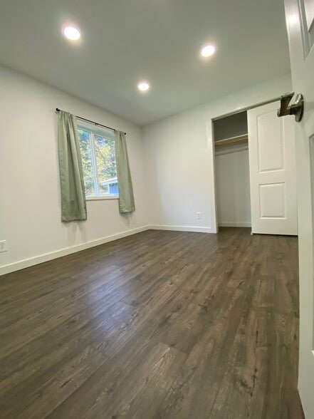 Bedroom - 69903 Ridling Rd