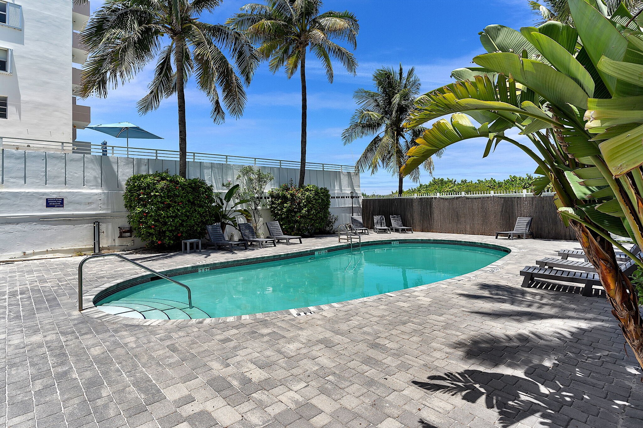 Building Photo - 335 Ocean Dr
