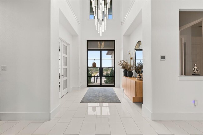 Building Photo - 702 Serene Estates Dr