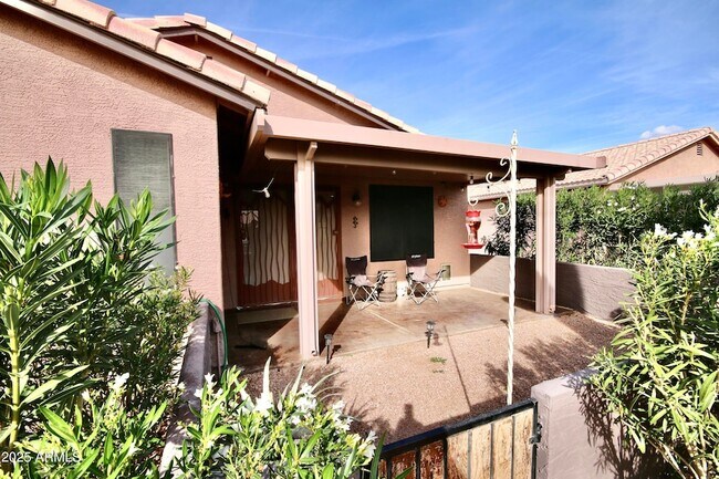 Building Photo - 1373 E Cherry Hills Dr