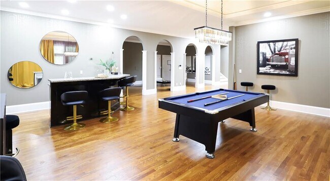 Building Photo - 700 S Brighton Ct