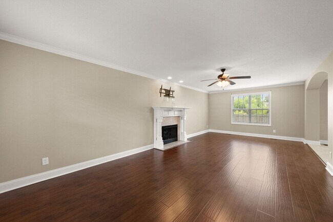 Building Photo - Coming Soon - Large home in the Heart of F...