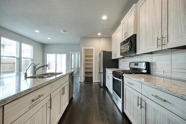 Building Photo - 7631 Europa Ave