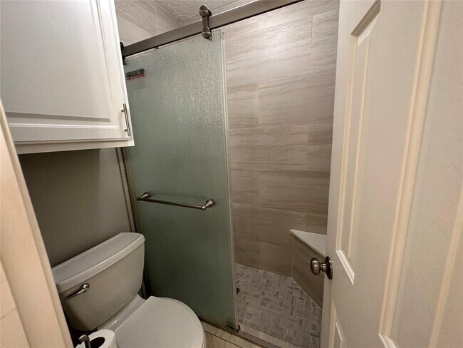 Building Photo - 806 Legend Spring Dr