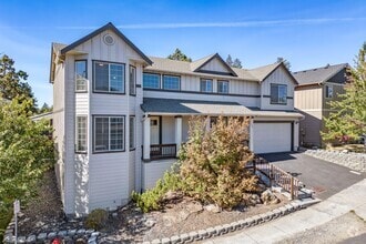 Building Photo - Huge home, recent upgrades!  Like new!