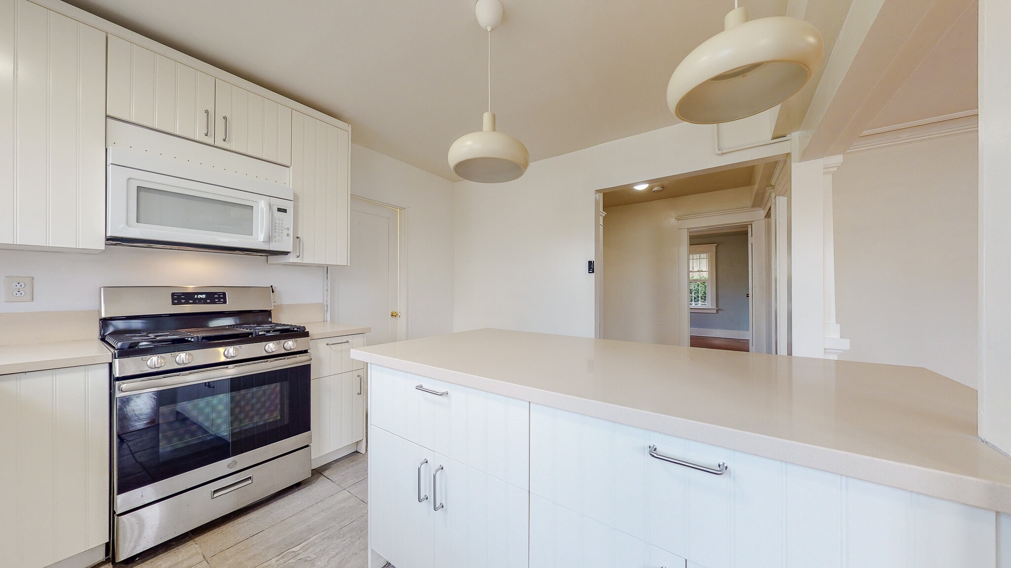 Building Photo - 1436 S Norton Ave