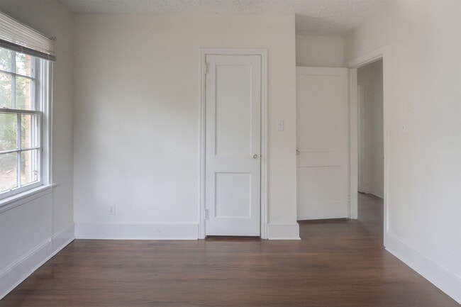 Building Photo - 1501-1503 S Gadsden St