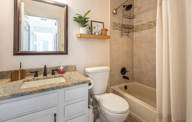 Building Photo - Spacious 3BR House in Bartlett