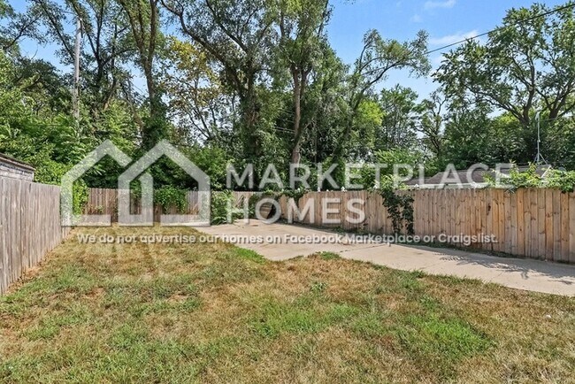 Building Photo - 14364 Lamphere