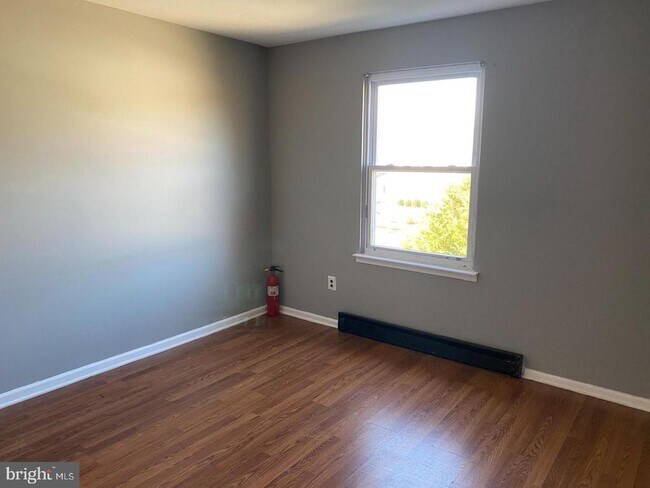 Building Photo - 14 Berkshire Rd