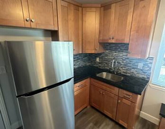 Building Photo - 2BR/1BA Duplex Near Japantown & Downtown S...