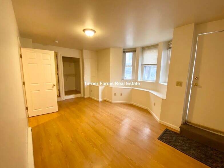 Primary Photo - 2 Shepherd Ave