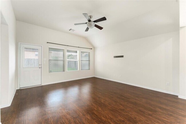 Building Photo - 1251 Kaliste Meadow Dr