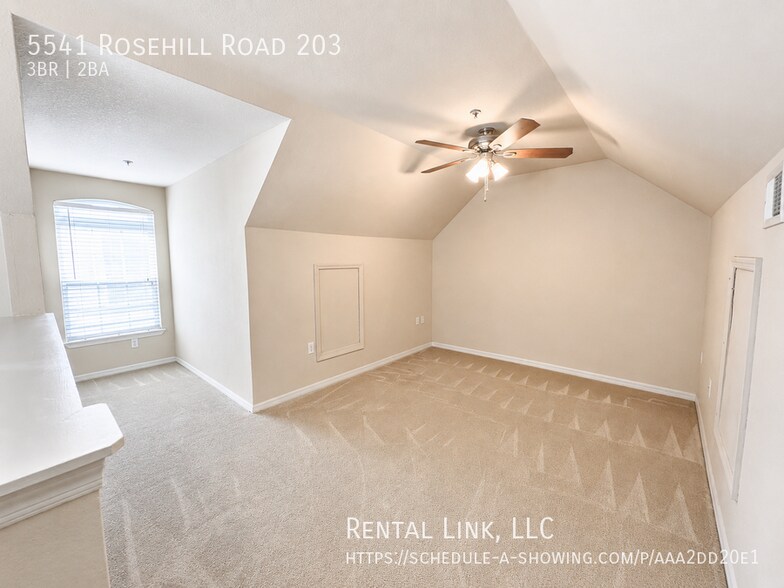 Building Photo - 5541 Rosehill Rd