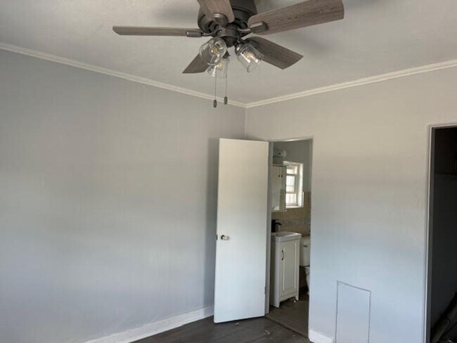 Building Photo - 102 N Main Ave