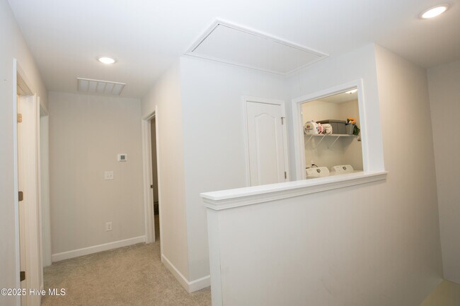 Building Photo - 88 Kensington Dr