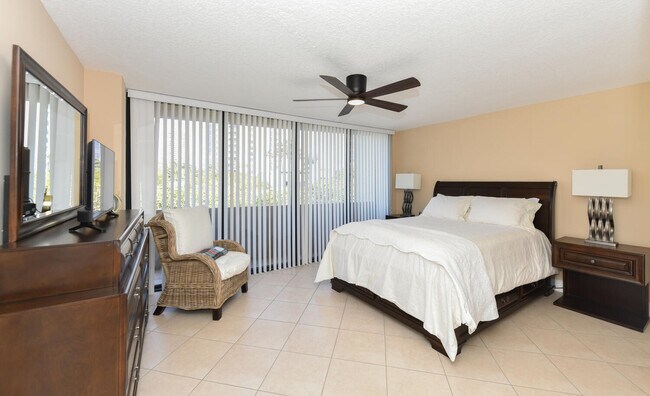 Building Photo - 4200 N Ocean Dr