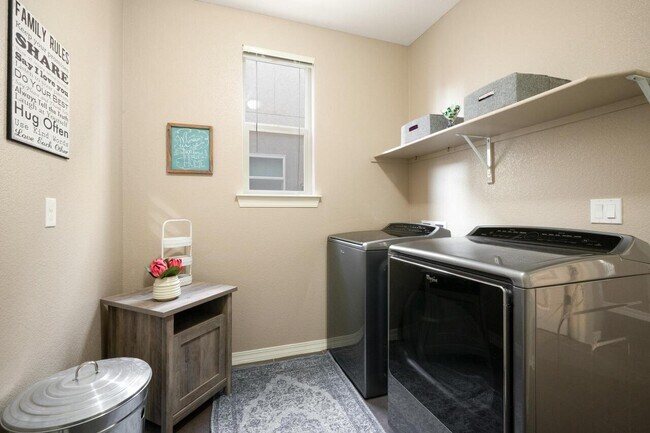 Building Photo - 13239 Emerald Isle St