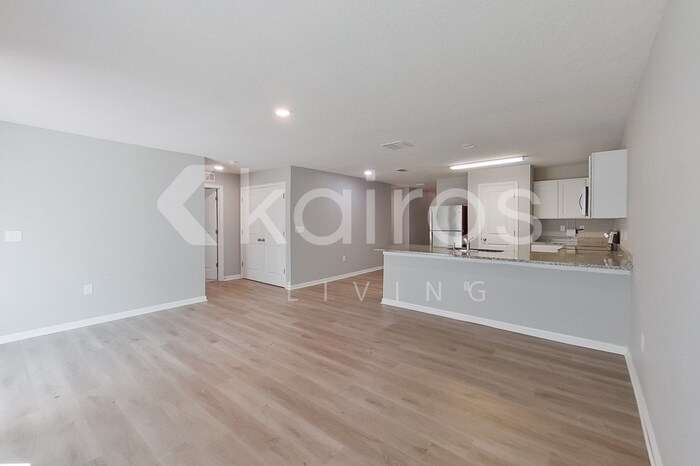 Building Photo - 1924 W Roseboro Dr