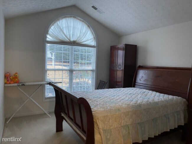 Building Photo - 4 br, 2 bath House - 482 John Stewart Pl