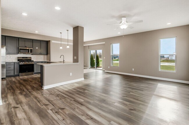 Building Photo - 5494 Dutch Ln