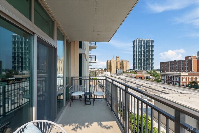 Building Photo - 4909 Laclede Ave