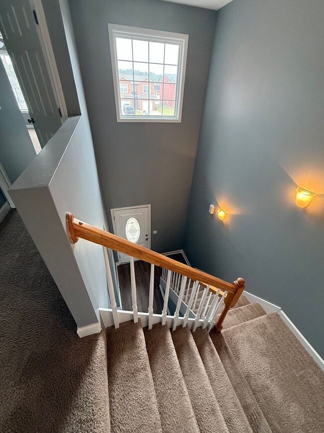 Building Photo - Available NOW -111 Peregrine Way-1/2 off the first month rent