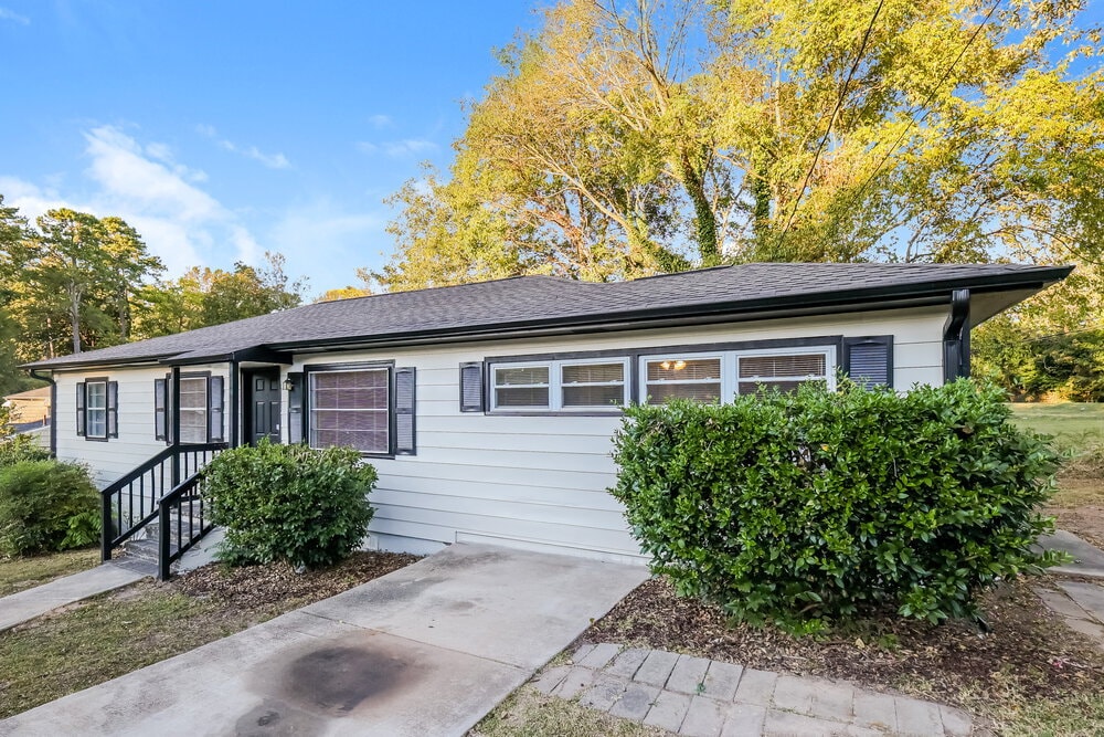 Building Photo - 9601 Red Ln Dr