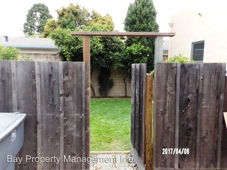 Building Photo - 138 Pine St