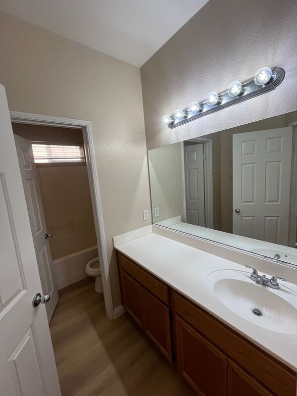 Building Photo - 31656 Rosales Ave