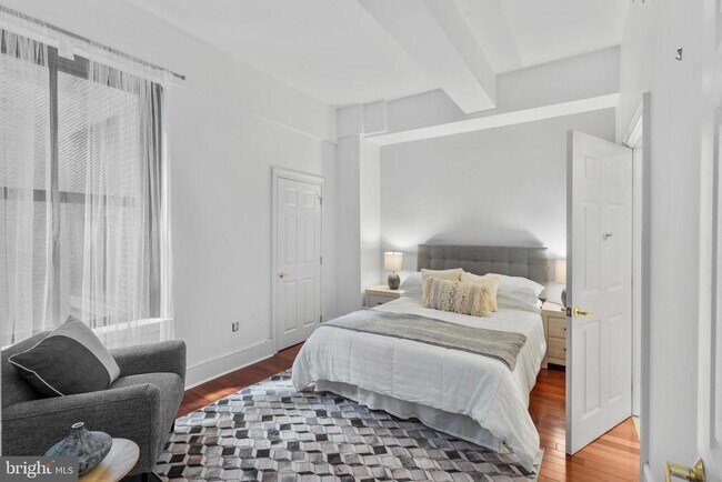 Building Photo - 1500 Chestnut St