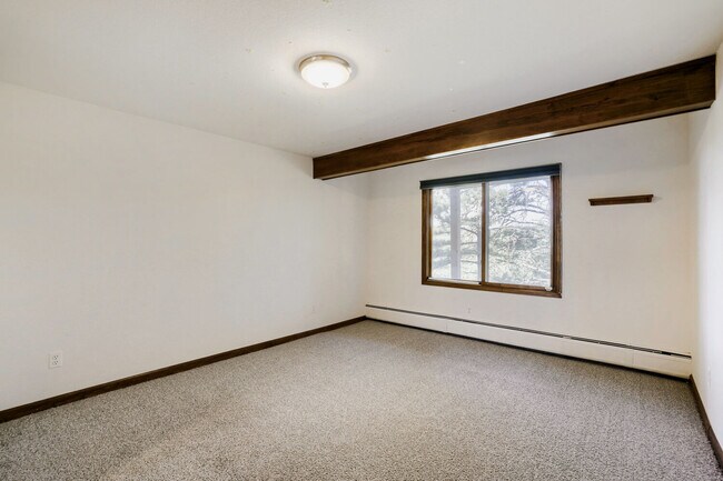 Building Photo - 21648 Mountsfield Dr